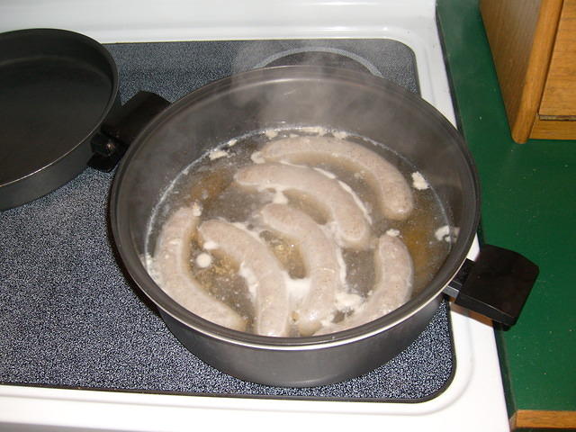 grillin beer brats prep